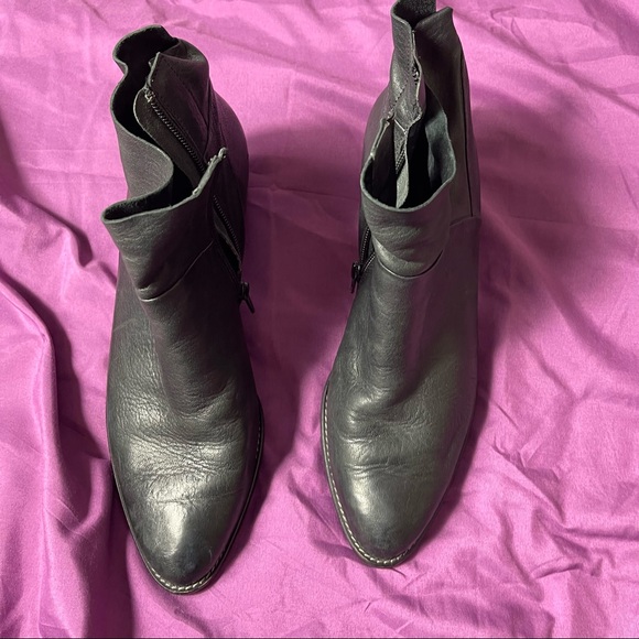 Paul Green Nelly Block Heel Booties - Picture 6 of 12